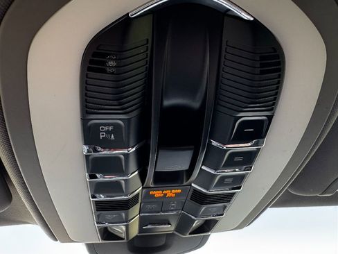 Used 2013 Porsche Panamera 4 image 34