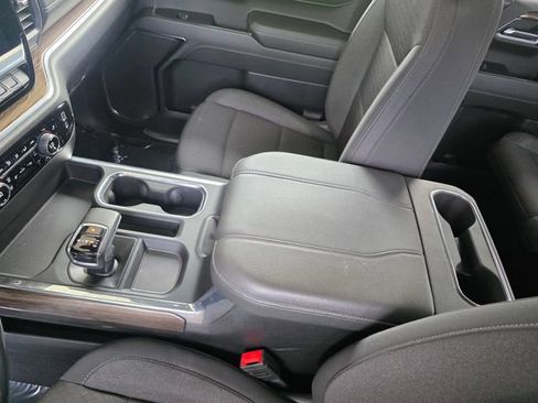 Used 2024 Chevrolet Silverado 1500 LT AWD/4WD image 30