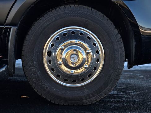 Used 2024 Mercedes-Benz Sprinter 3500 image 36