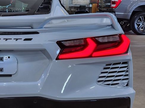 Used 2021 Chevrolet Corvette Stingray Preferred Cpe w/ Z51 Performance Package RWD image 19