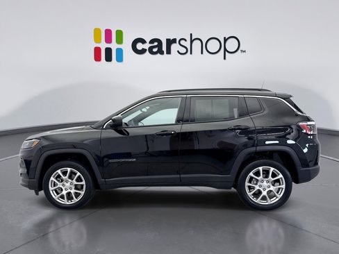 Used 2023 Jeep Compass Latitude image 2