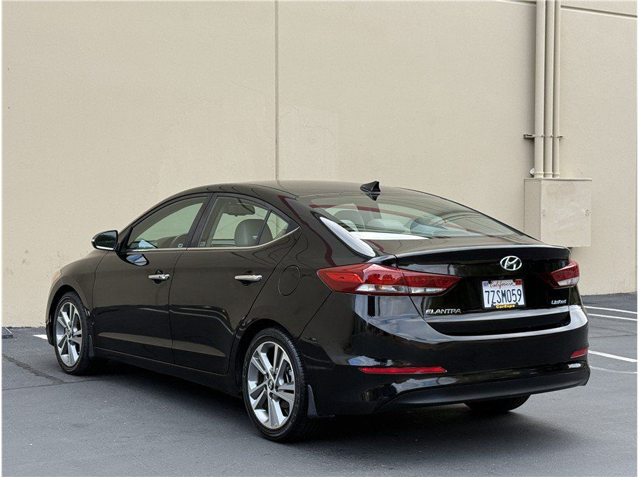 Used 2017 Hyundai Elantra Limited FWD image 4