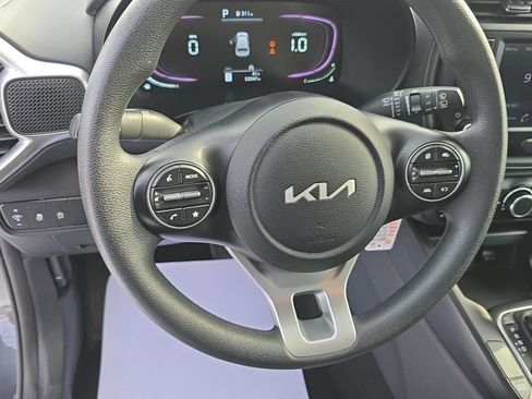 Used 2023 Kia Soul LX w/ Option Group 015 FWD image 20