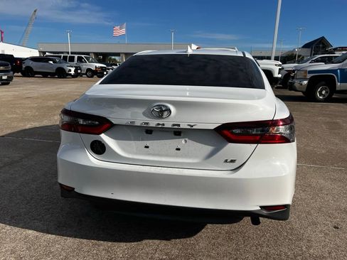 Used 2022 Toyota Camry LE image 6