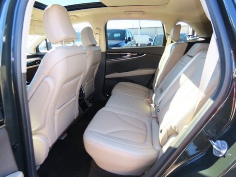 Certified 2022 Lincoln Nautilus Reserve image 19