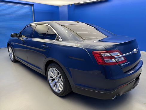 Used 2017 Ford Taurus Limited FWD image 5