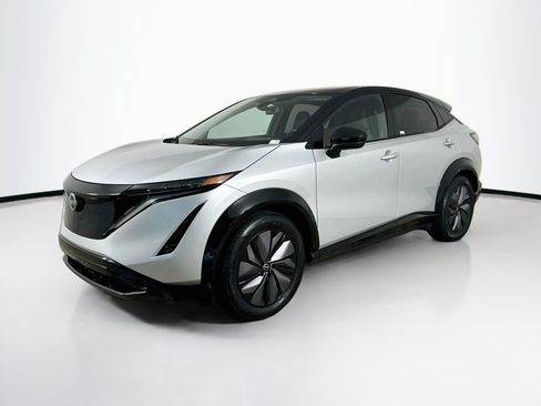 Used 2024 Nissan Ariya AWD image 3
