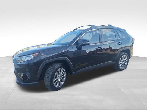 Used 2019 Toyota RAV4 XLE Premium w/ Advanced Technology Package FWD image 3