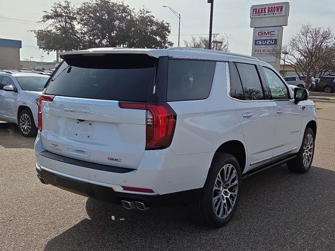 New 2026 GMC Yukon Denali w/ Sun & Power Step Package image 4