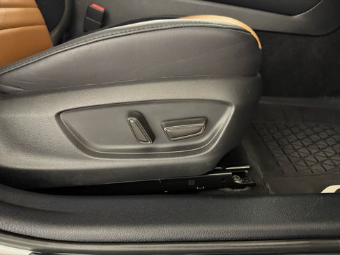 Used 2021 Toyota Avalon XSE image 40