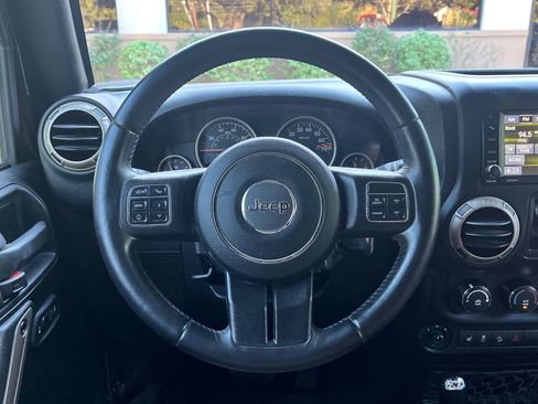 Used 2017 Jeep Wrangler 75th Anniversary image 21