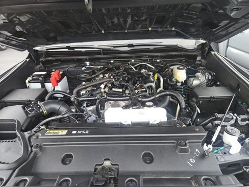 Used 2025 Toyota 4Runner SR5 AWD/4WD image 11