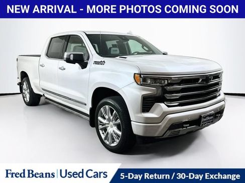 Used 2024 Chevrolet Silverado 1500 High Country w/ High Country Premium Package AWD/4WD image 1