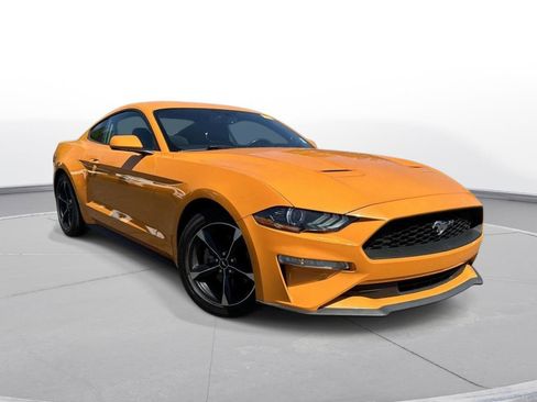 Used 2018 Ford Mustang Coupe image 4