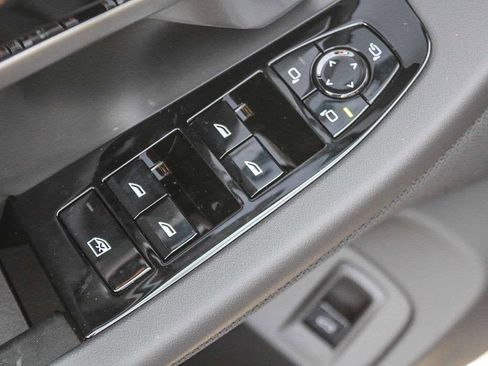 New 2026 BMW 530i w/ Convenience Package image 20