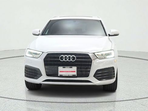 Used 2018 Audi Q3 2.0T Premium Plus w/ Premium Plus Package FWD image 2
