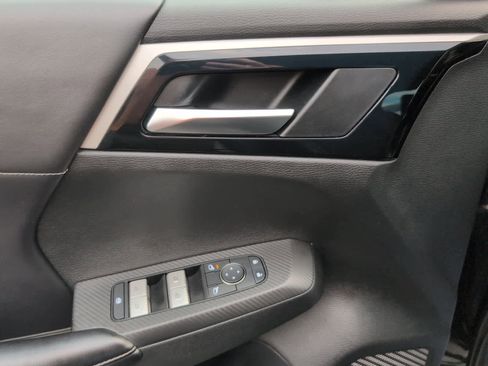 Used 2022 Mitsubishi Outlander SE image 16