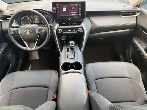 Used 2022 Toyota Venza LE image 15