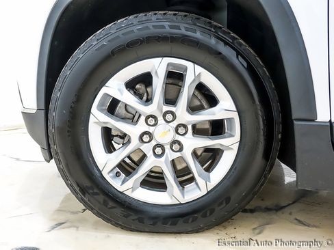 Used 2018 Chevrolet Traverse LT image 12