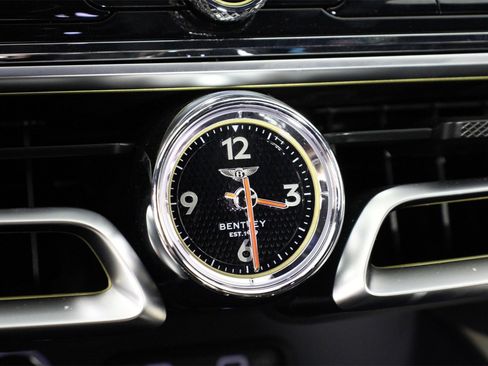 New 2025 Bentley Flying Spur Plug-In Hybrid image 16