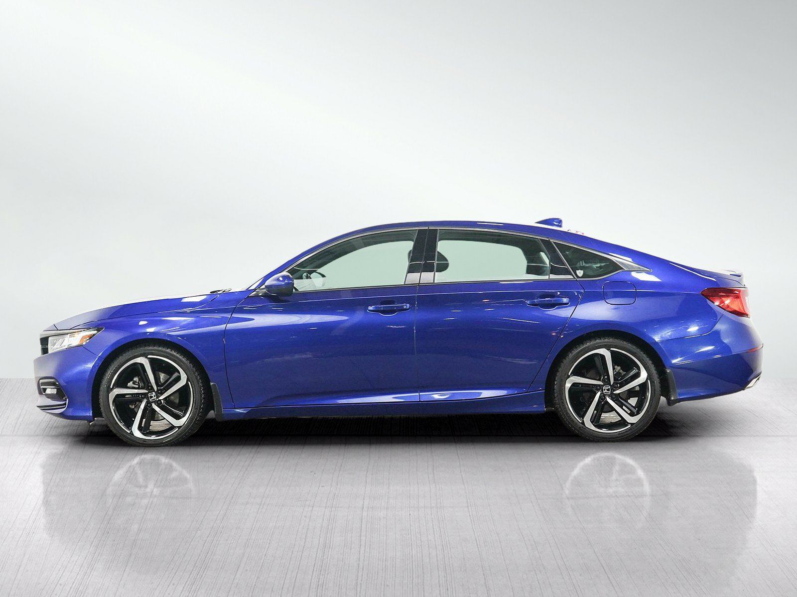 Used 2020 Honda Accord Sport image 2
