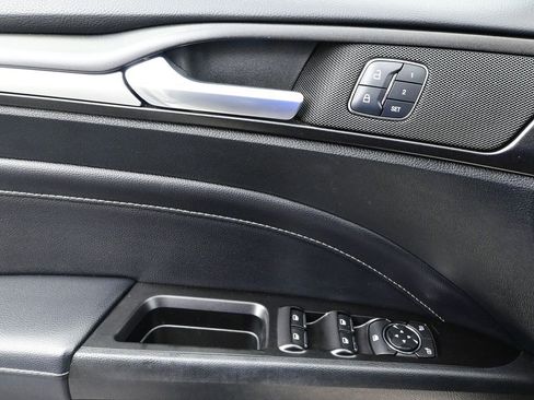 Used 2017 Ford Fusion Titanium image 16