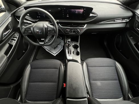 Used 2025 Buick Envista Preferred image 9