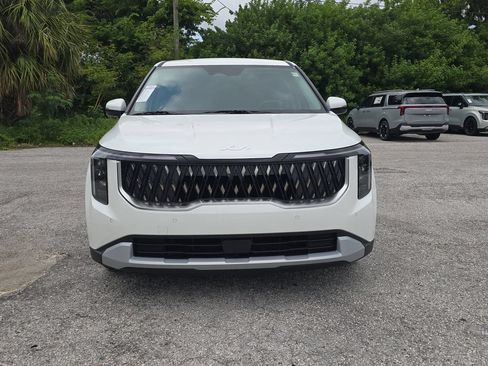 New 2027 Kia Carnival FWD image 2
