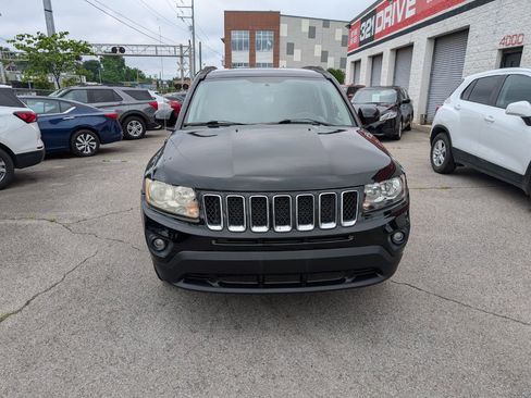 Used 2016 Jeep Compass Latitude image 3