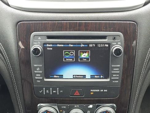 Used 2016 Chevrolet Traverse LT image 35
