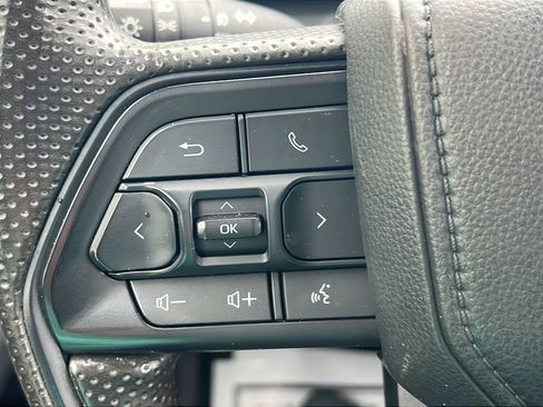 Used 2024 Toyota Tacoma SR5 AWD/4WD image 19