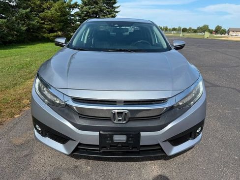 Used 2016 Honda Civic Touring image 4