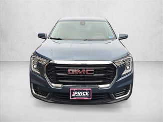 Used 2024 GMC Terrain SLE video 2