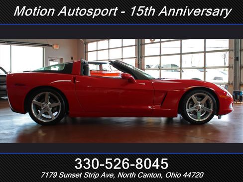 Used 2005 Chevrolet Corvette Coupe w/ Preferred Equipment Group RWD image 16