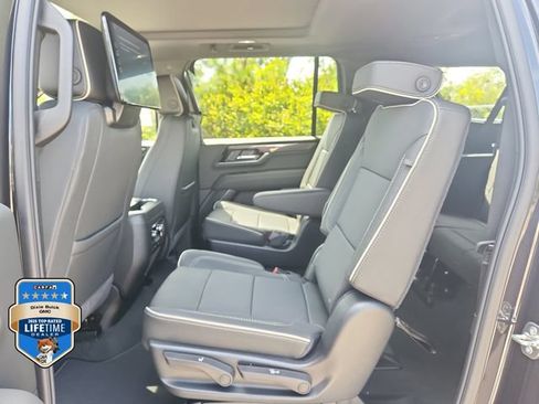 New 2026 GMC Yukon XL Elevation w/ Elevation Premium Package AWD/4WD image 9