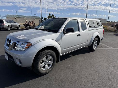 Used 2012 Nissan Frontier SV w/ SV Premium Utility Pkg AWD/4WD image 4