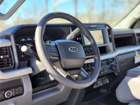 New 2025 Ford F550 4x4 SuperCab Super Duty w/ XL Chrome Package image 17