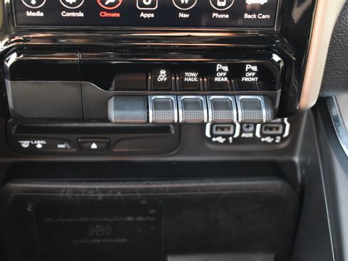 Used 2019 RAM 1500 Laramie image 27
