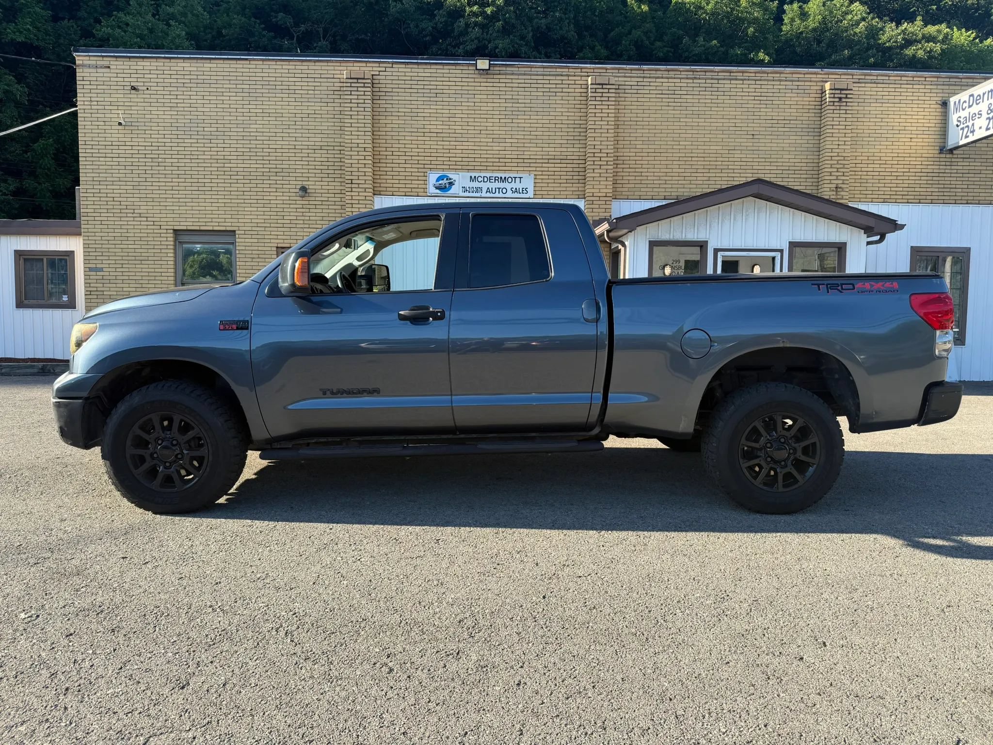 Used 2009 Toyota Tundra SR5 AWD/4WD image 2