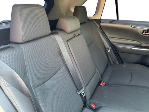 Used 2021 Toyota RAV4 LE w/ Carpet Mat Package (TMS) FWD image 18