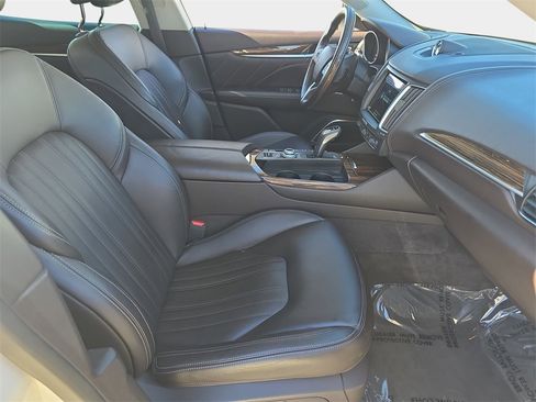 Used 2020 Maserati Levante GranLusso image 12