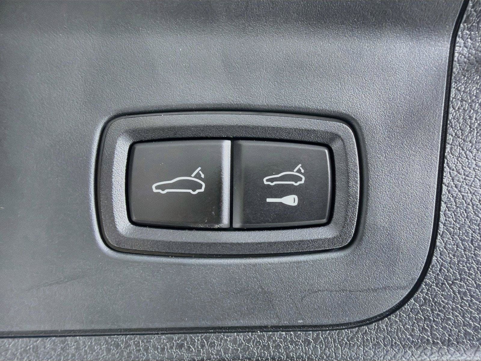 Used 2022 Porsche Panamera 4 AWD/4WD image 26