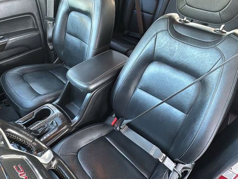 Used 2017 GMC Canyon SLT w/ Driver Alert Package image 23