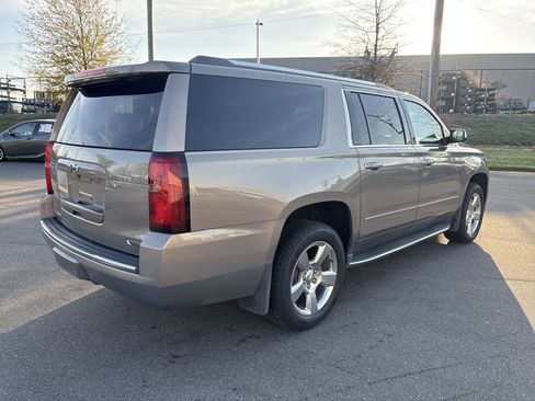 Used 2018 Chevrolet Suburban Premier image 9