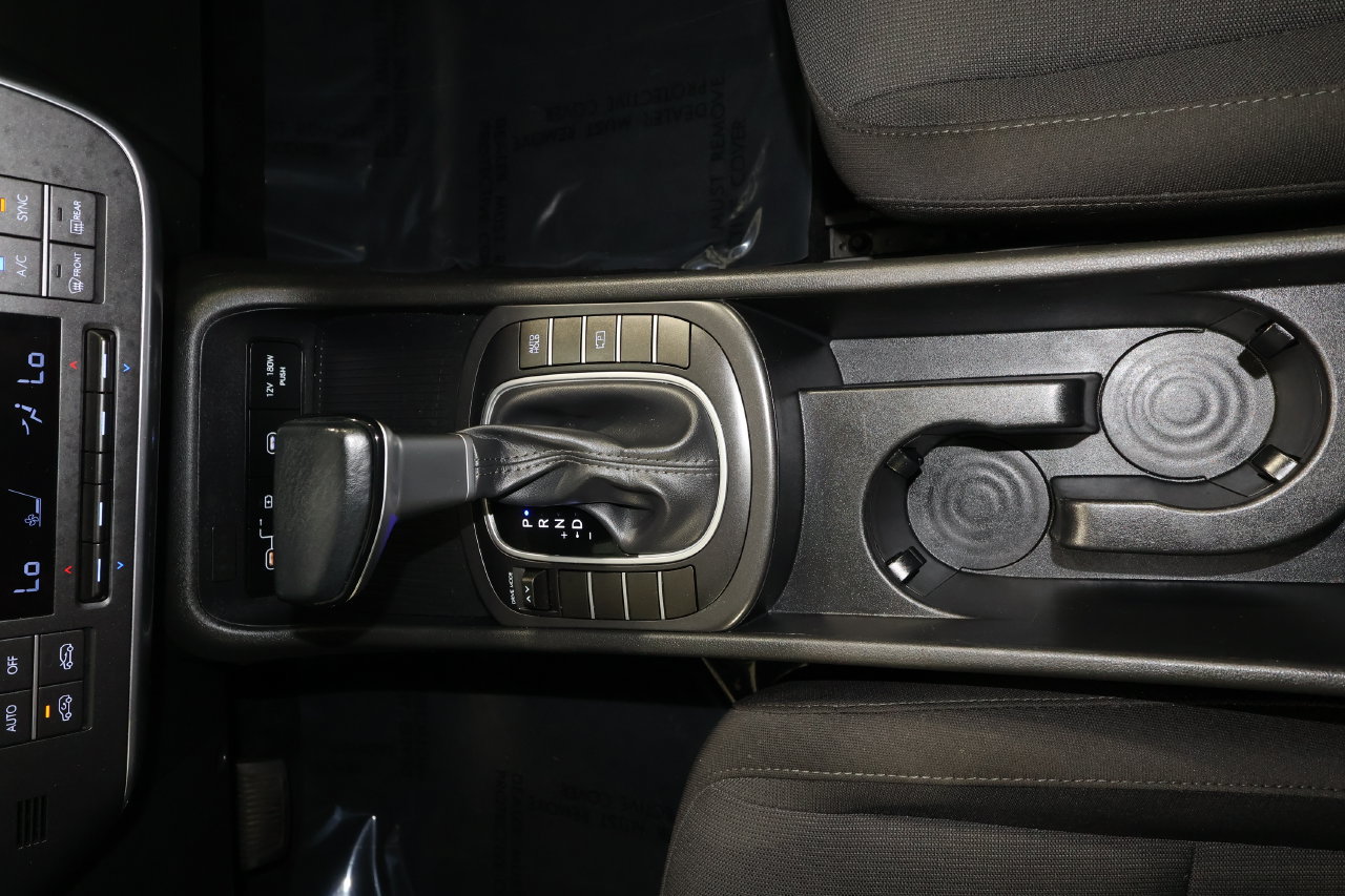 Used 2025 Hyundai Kona SEL FWD image 14