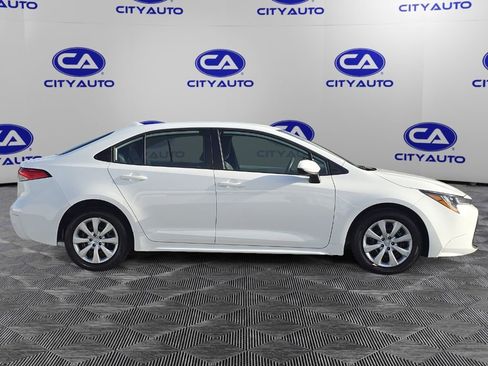 Used 2023 Toyota Corolla LE image 4