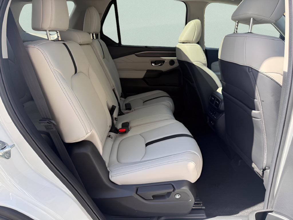 New 2026 Honda Pilot Touring image 15