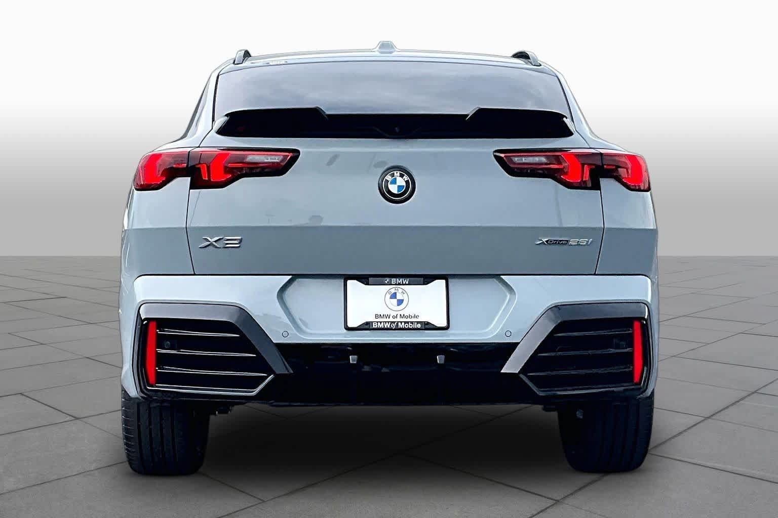New 2026 BMW X2 xDrive28i w/ Technology Package AWD/4WD image 4