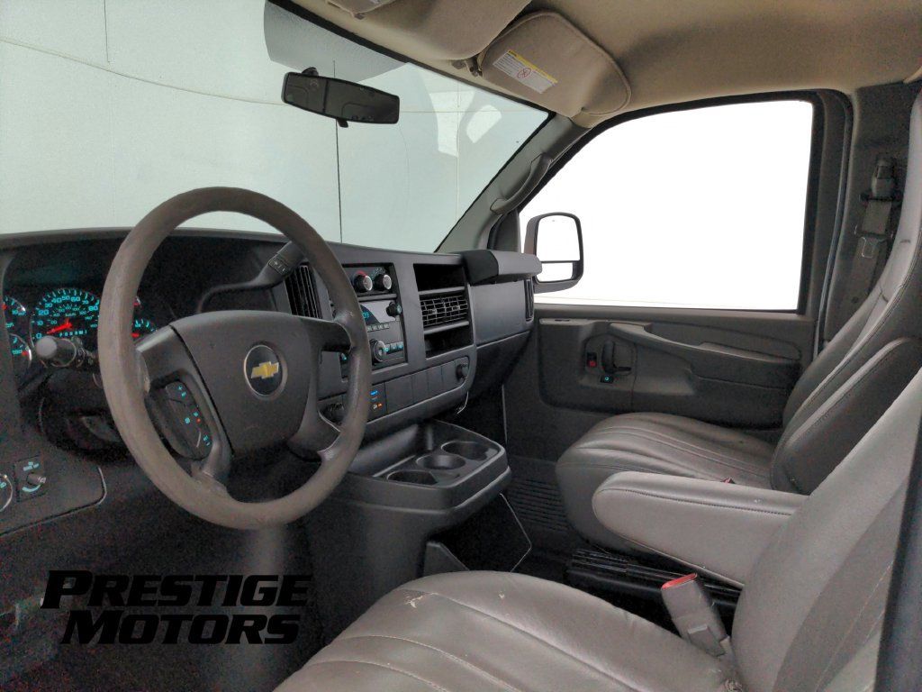Used 2014 Chevrolet Express 2500 Extended RWD image 13