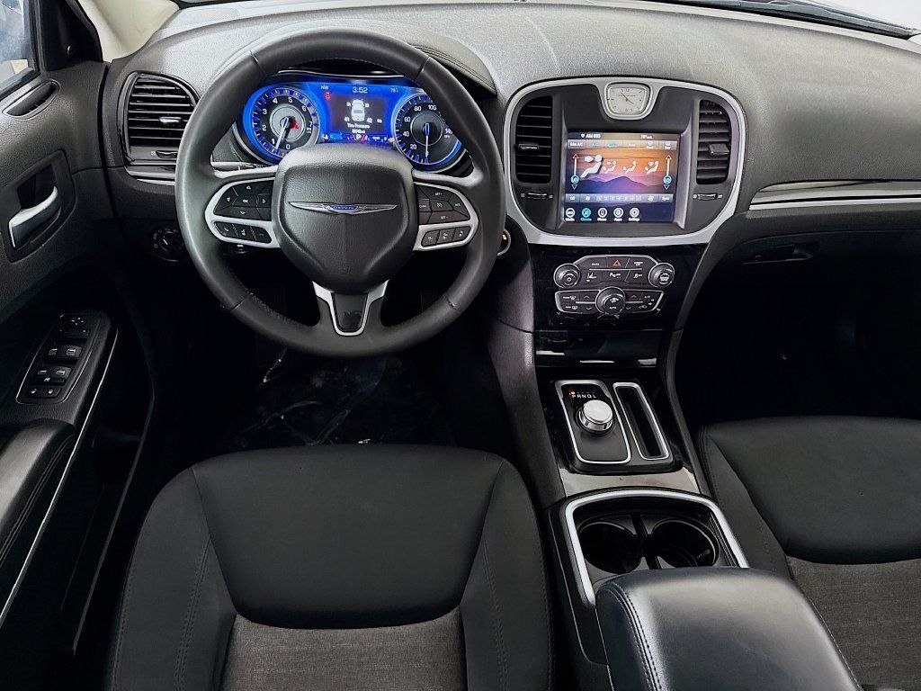 Used 2023 Chrysler 300 Touring w/ Safetytec Plus Group RWD image 16